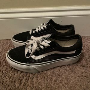 Old skool platform vans